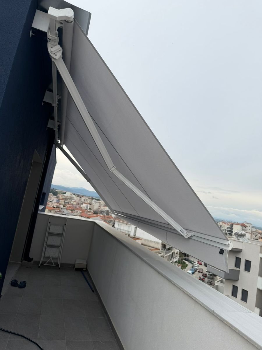 Τέντα μπαλκονιού